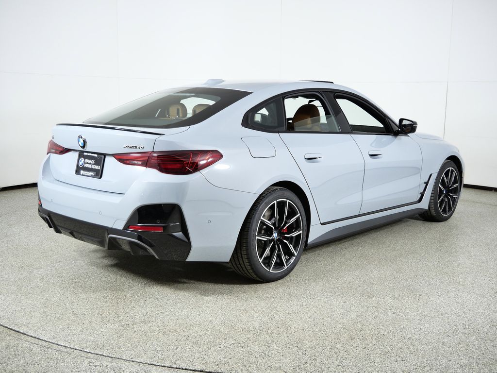 Thumbnail: 2026 BMW i4 - 9