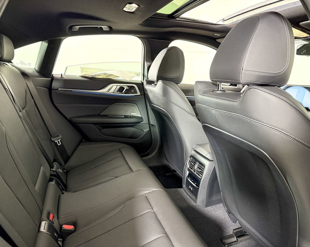 Thumbnail: 2025 BMW i4 - 29