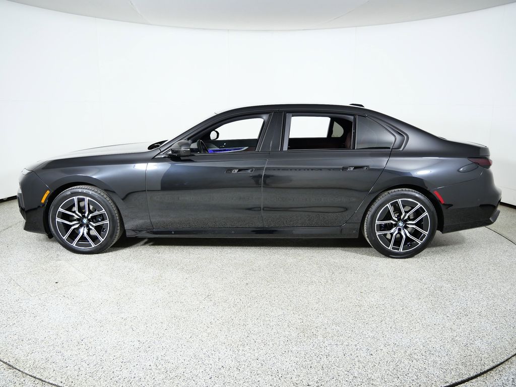 Thumbnail: 2023 BMW 7 Series - 18