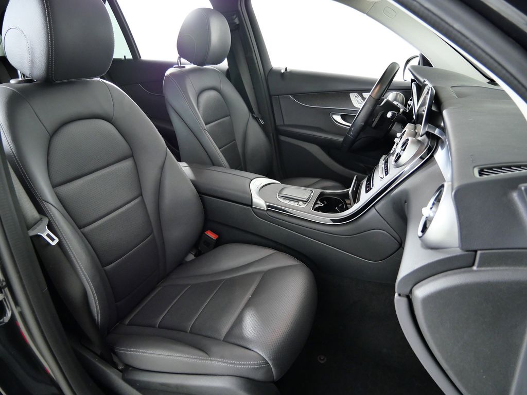 Thumbnail: 2021 Mercedes-Benz GLC - 22