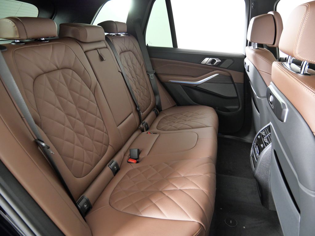 Thumbnail: 2026 BMW X5 - 27