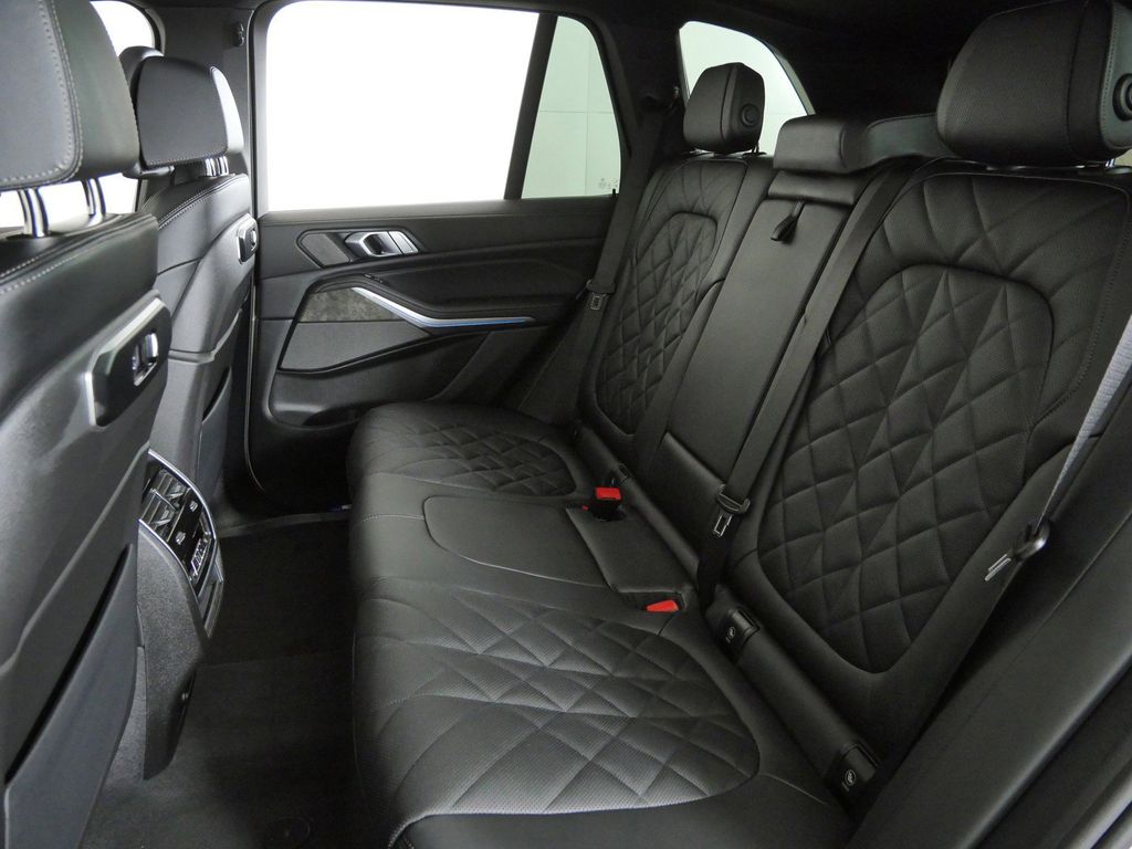 Thumbnail: 2026 BMW X5 - 33