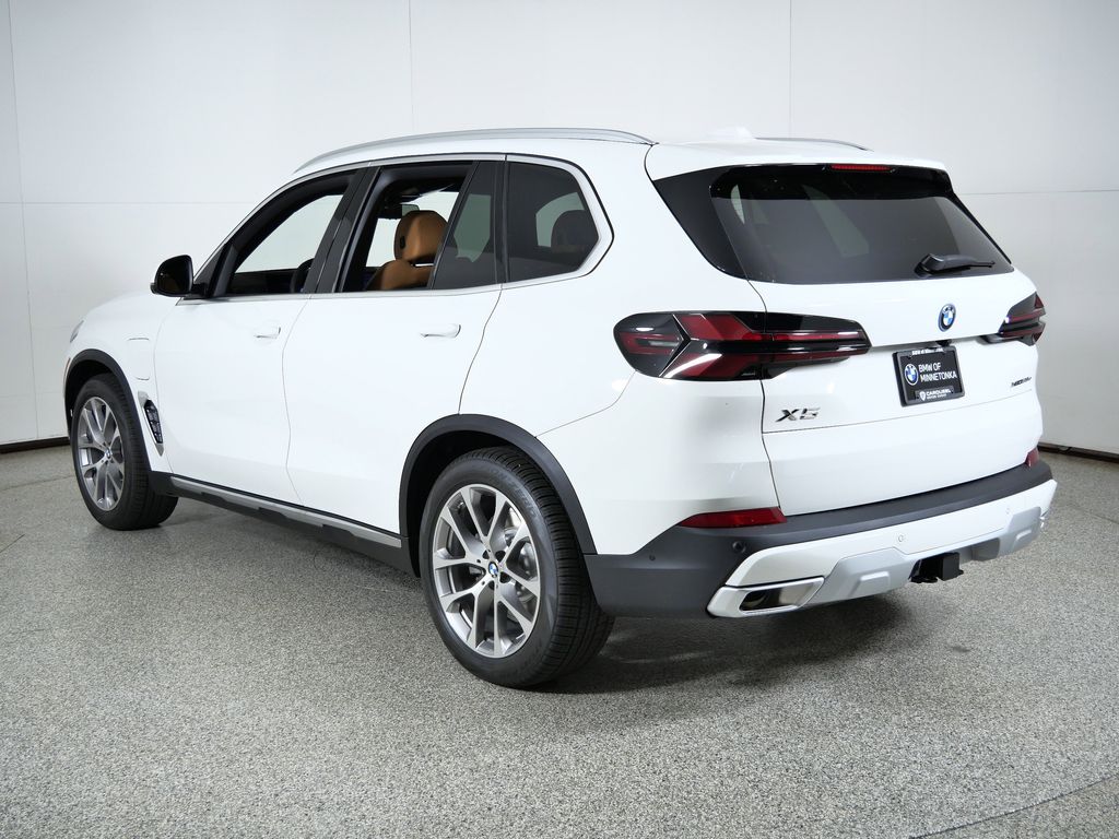 Thumbnail: 2026 BMW X5 - 14