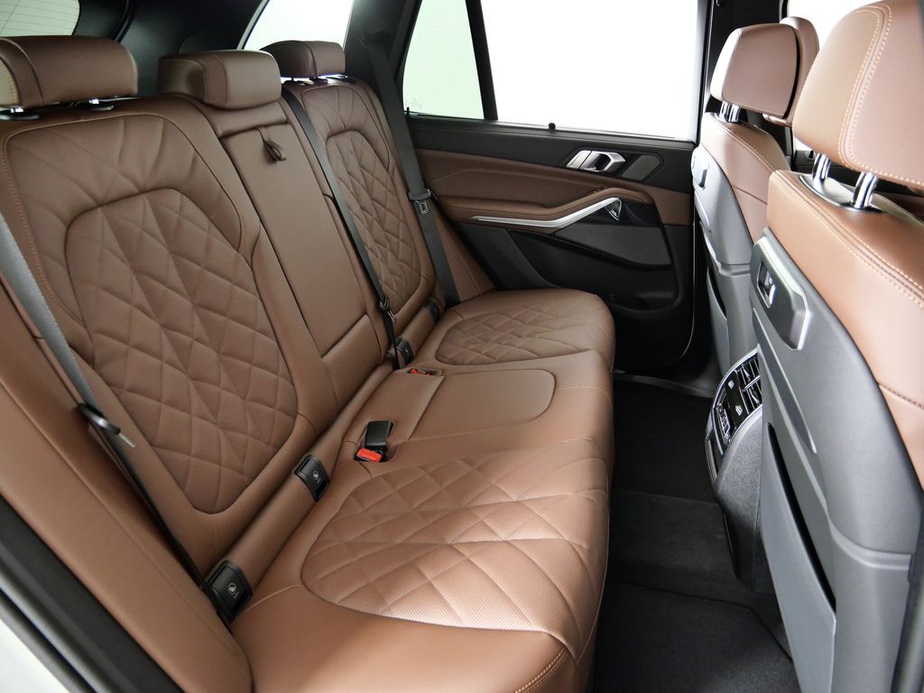 Thumbnail: 2026 BMW X5 - 27