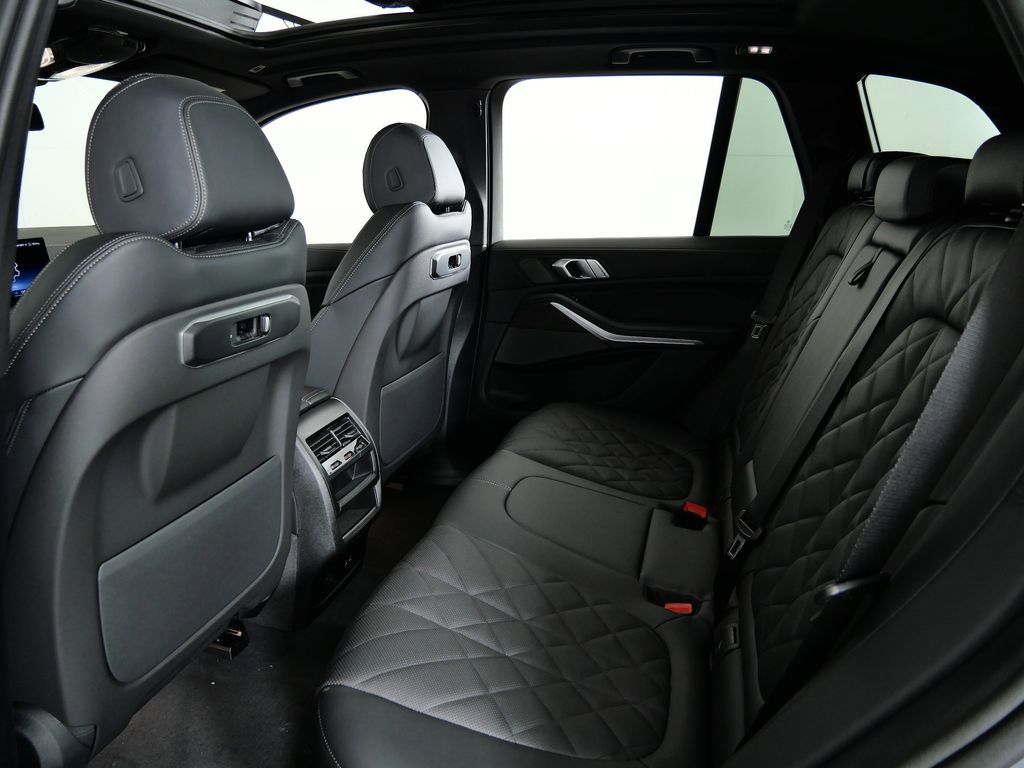 Thumbnail: 2026 BMW X5 - 34