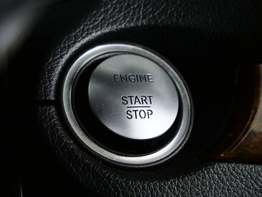 Thumbnail: 2014 Mercedes-Benz E-Class - 44