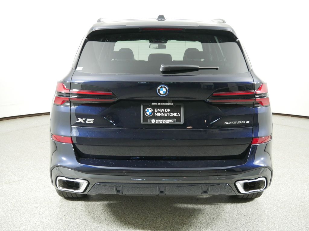 Thumbnail: 2026 BMW X5 - 9