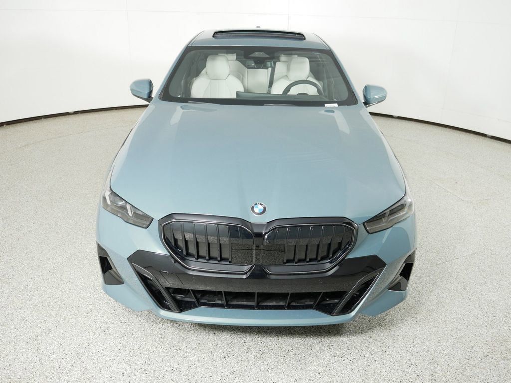 Thumbnail: 2025 BMW 5 Series - 17