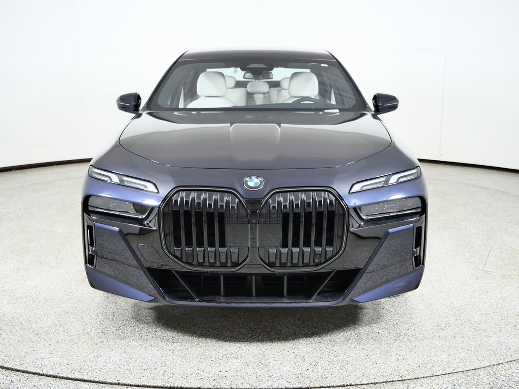 Thumbnail: 2026 BMW 7 Series - 2