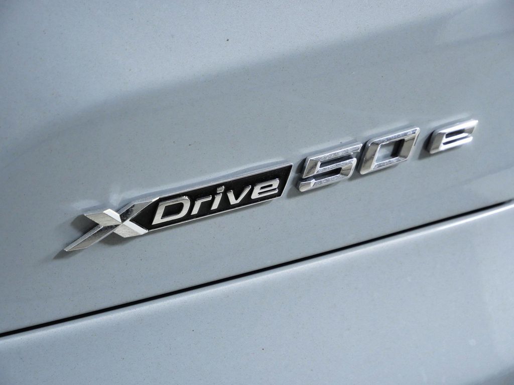 Thumbnail: 2026 BMW X5 - 12