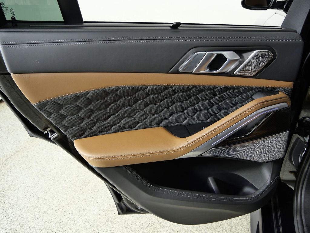 Thumbnail: 2023 BMW X6 - 29