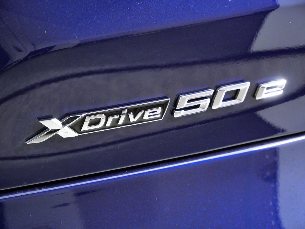 Thumbnail: 2026 BMW X5 - 12