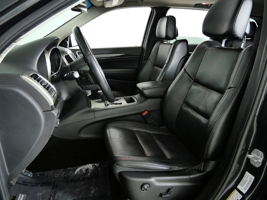 Thumbnail: 2011 Jeep Grand Cherokee - 33