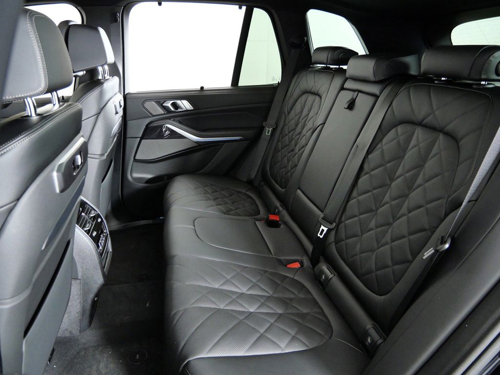 Thumbnail: 2026 BMW X5 - 33