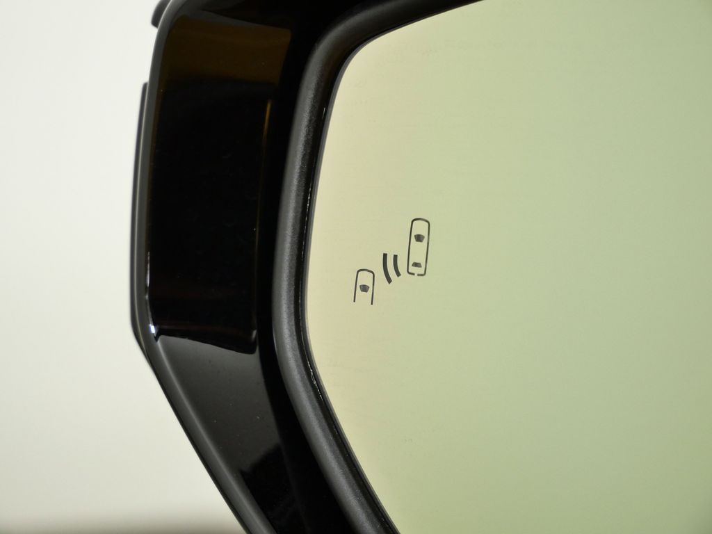 Thumbnail: 2025 Lexus IS - 35