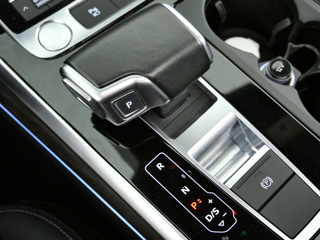 Thumbnail: 2020 Audi Q8 - 47