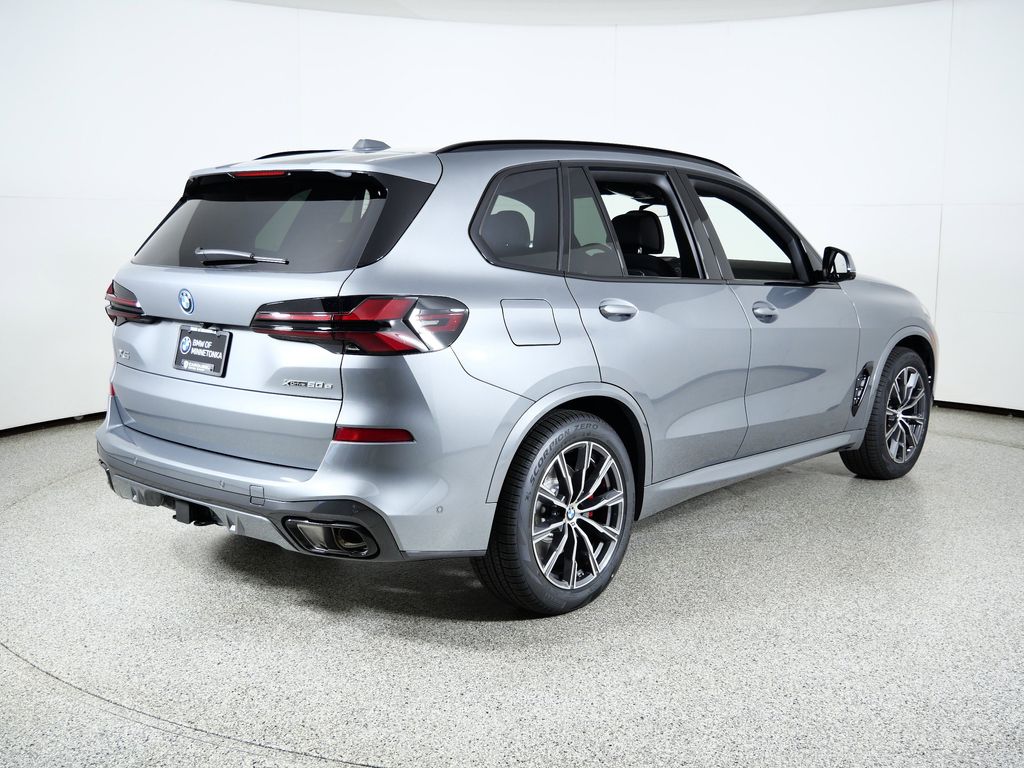 Thumbnail: 2026 BMW X5 - 9