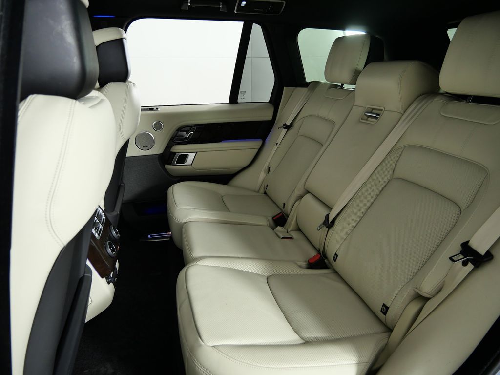 Thumbnail: 2022 Land Rover Range Rover - 32