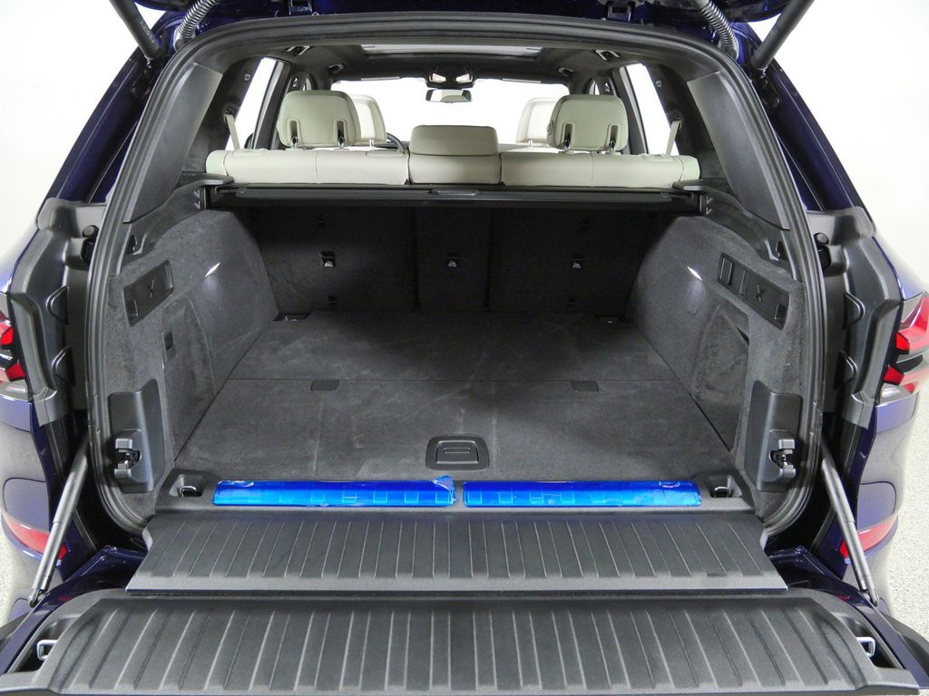 Thumbnail: 2026 BMW X5 - 28