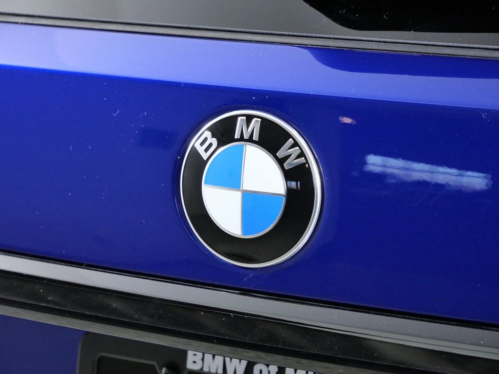 Thumbnail: 2025 BMW X7 - 14