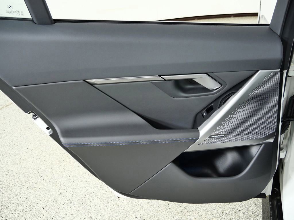 Thumbnail: 2026 BMW i5 - 29