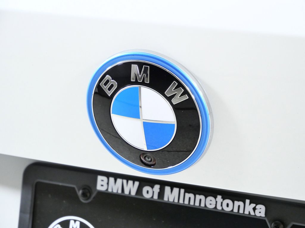 Thumbnail: 2025 BMW i4 - 11