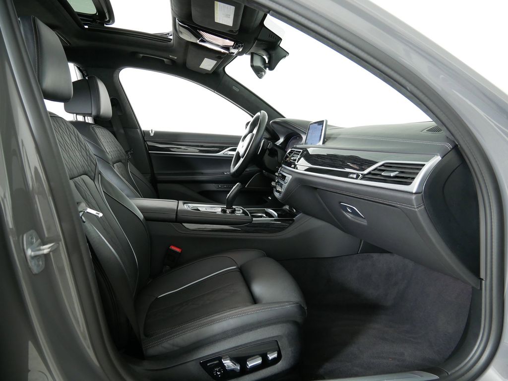 2022 BMW 7 Series 750i xDrive 24