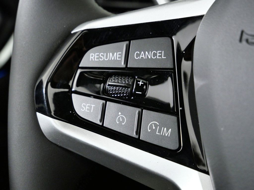 Thumbnail: 2026 BMW i4 - 40