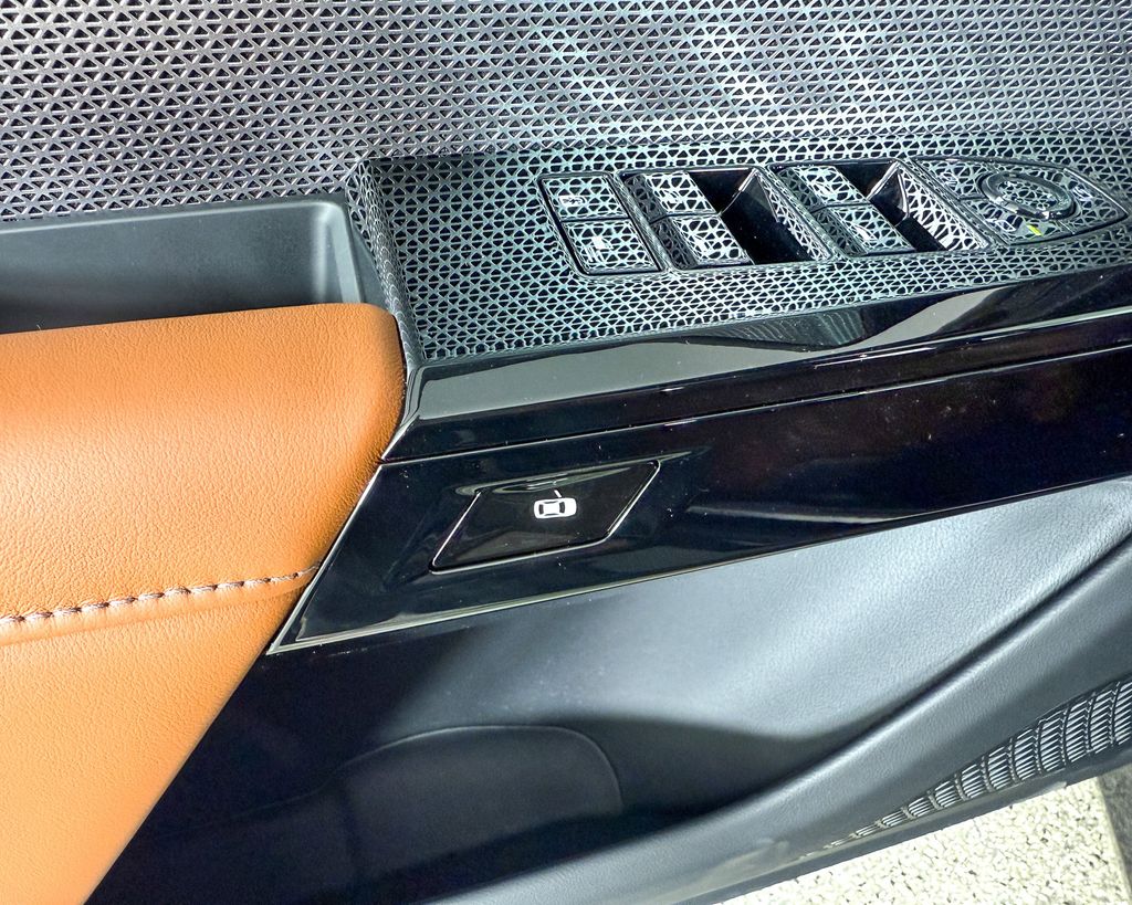 Thumbnail: 2025 BMW 7 Series - 31