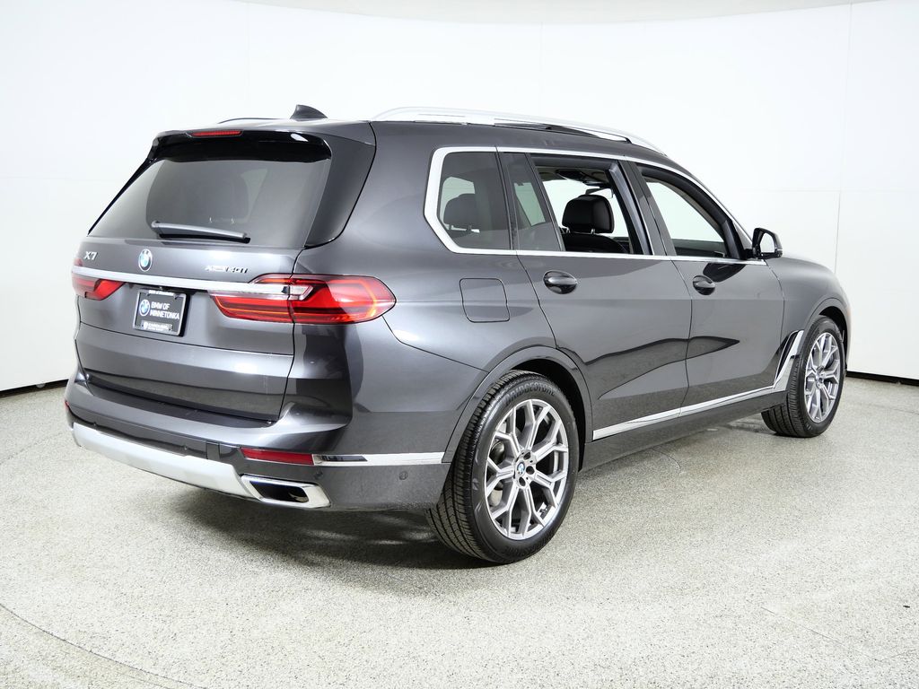 Thumbnail: 2021 BMW X7 - 10