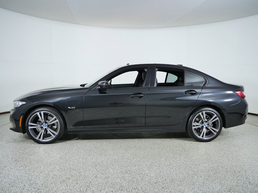Thumbnail: 2023 BMW 3 Series - 19