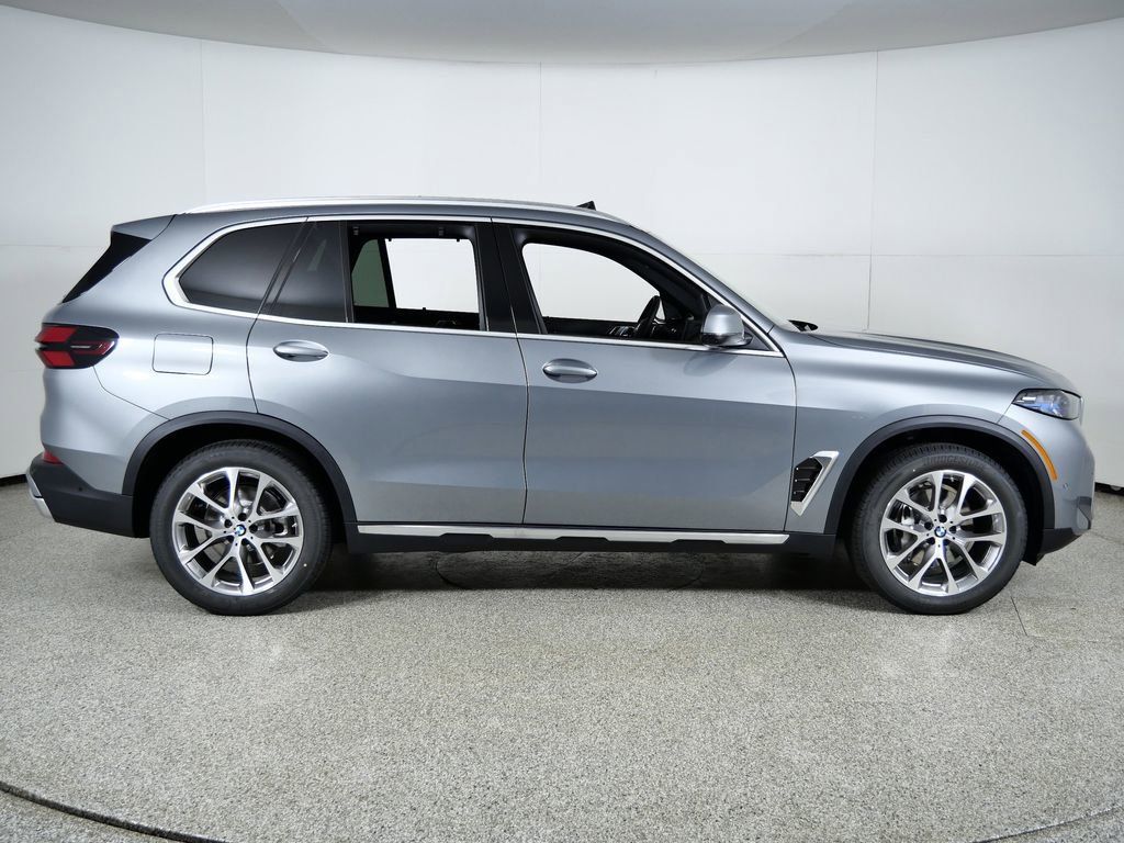Thumbnail: 2026 BMW X5 - 10