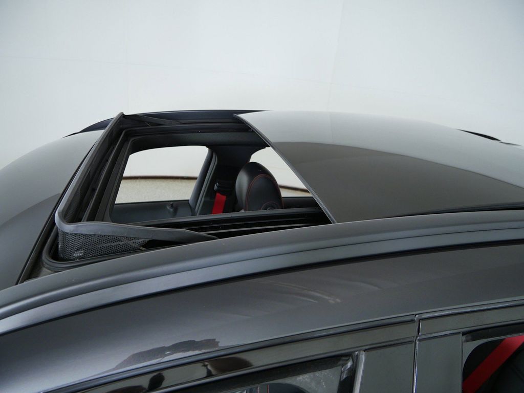 Thumbnail: 2021 Mercedes-Benz GLC - 18