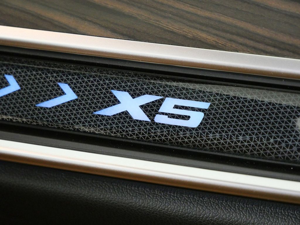 Thumbnail: 2026 BMW X5 - 24