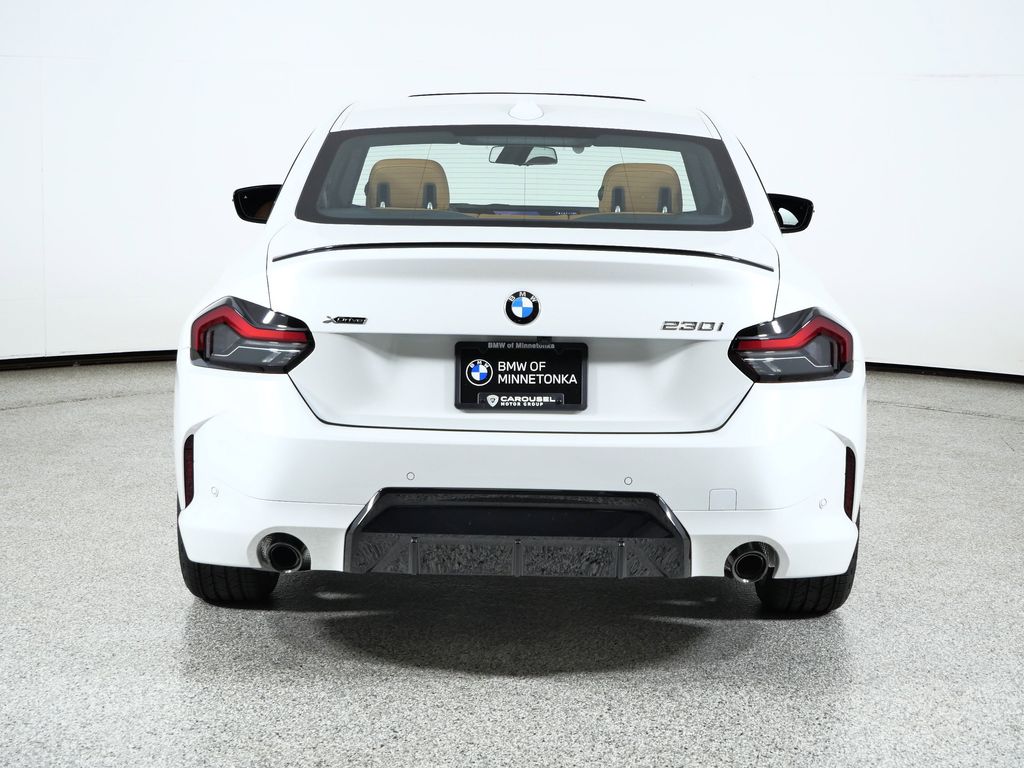 Thumbnail: 2025 BMW 2 Series - 10