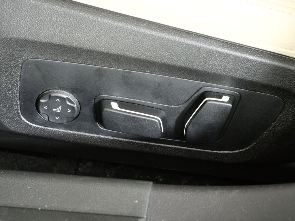 Thumbnail: 2025 BMW 3 Series - 42