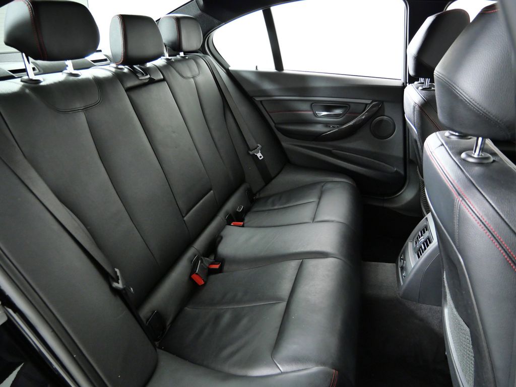 Thumbnail: 2013 BMW 3 Series - 27