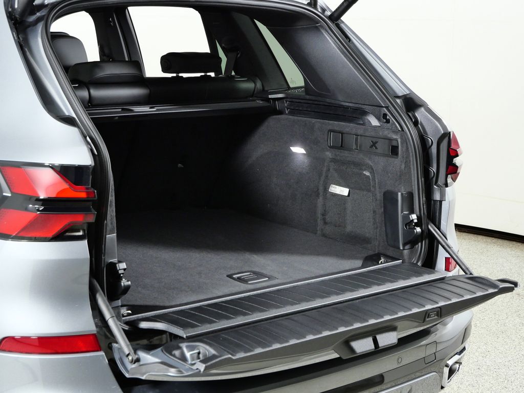 Thumbnail: 2026 BMW X5 - 29