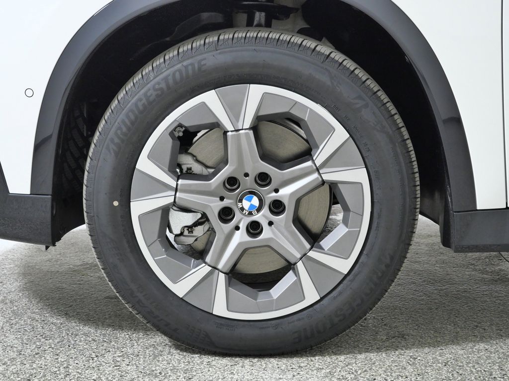 Thumbnail: 2026 BMW X1 - 17