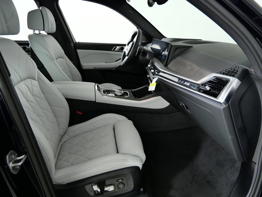 Thumbnail: 2026 BMW X5 - 22