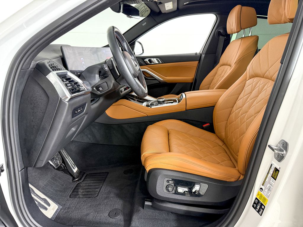 2024 BMW X6 M 39