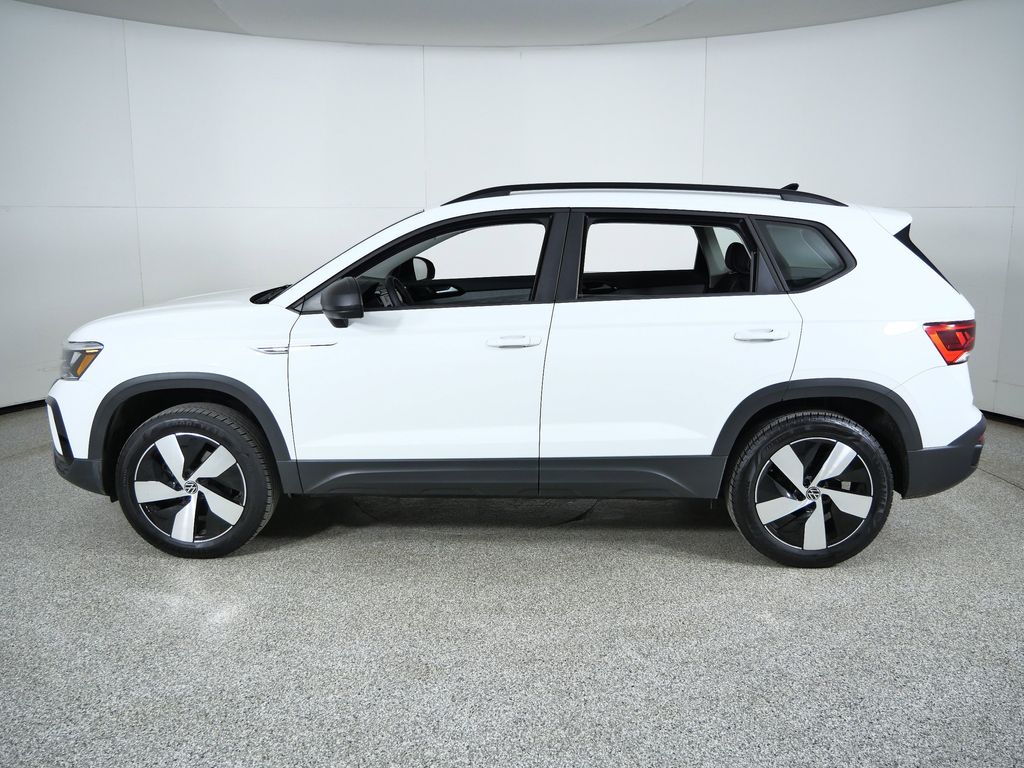 Thumbnail: 2024 Volkswagen Taos - 16