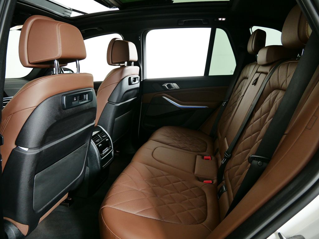 Thumbnail: 2023 BMW X5 - 32