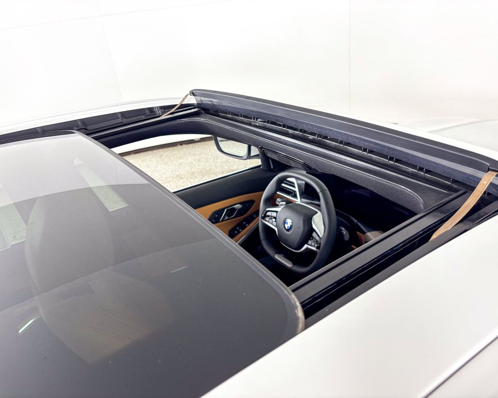 Thumbnail: 2025 BMW 3 Series - 19