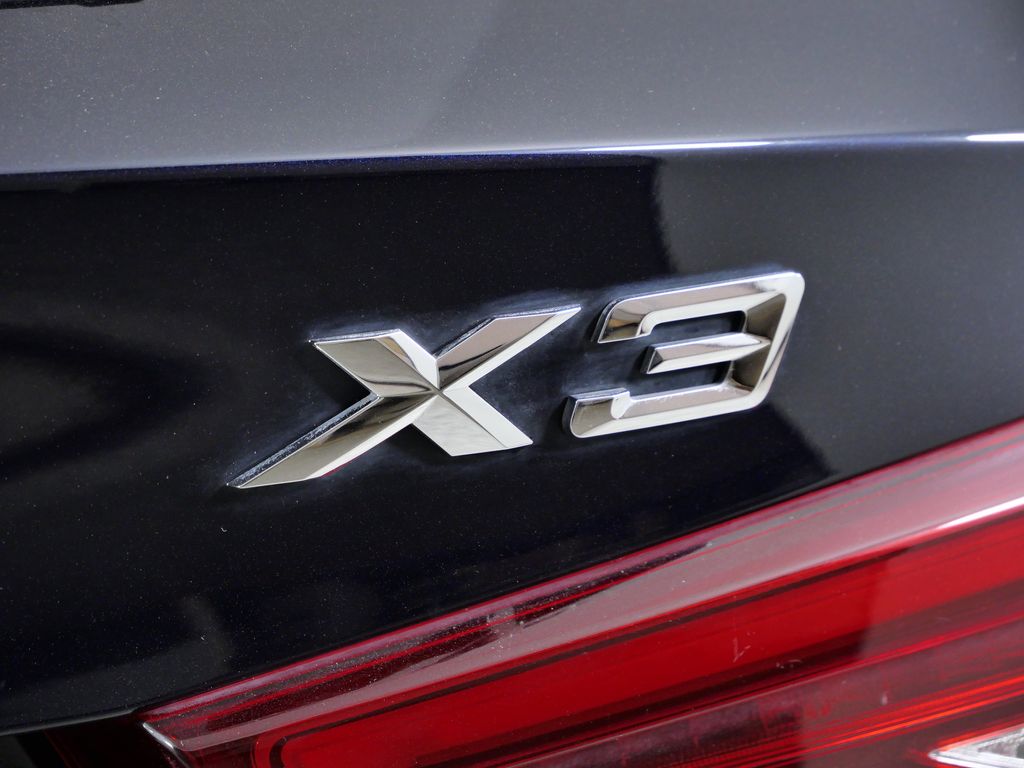 Thumbnail: 2018 BMW X3 - 13