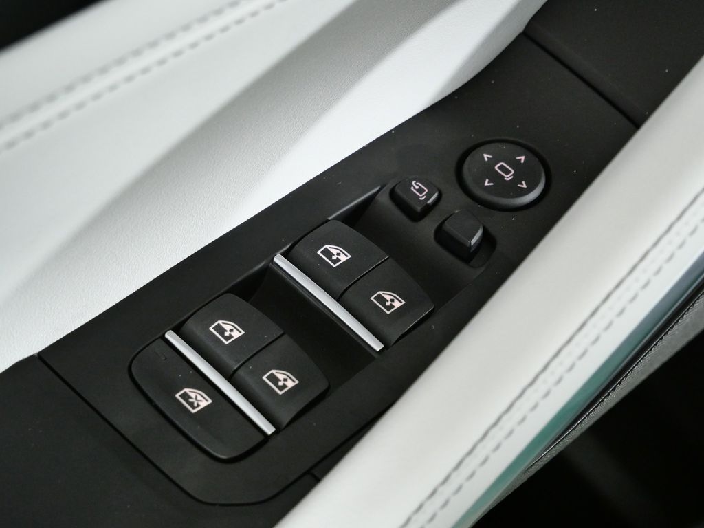 Thumbnail: 2026 BMW X6 - 36