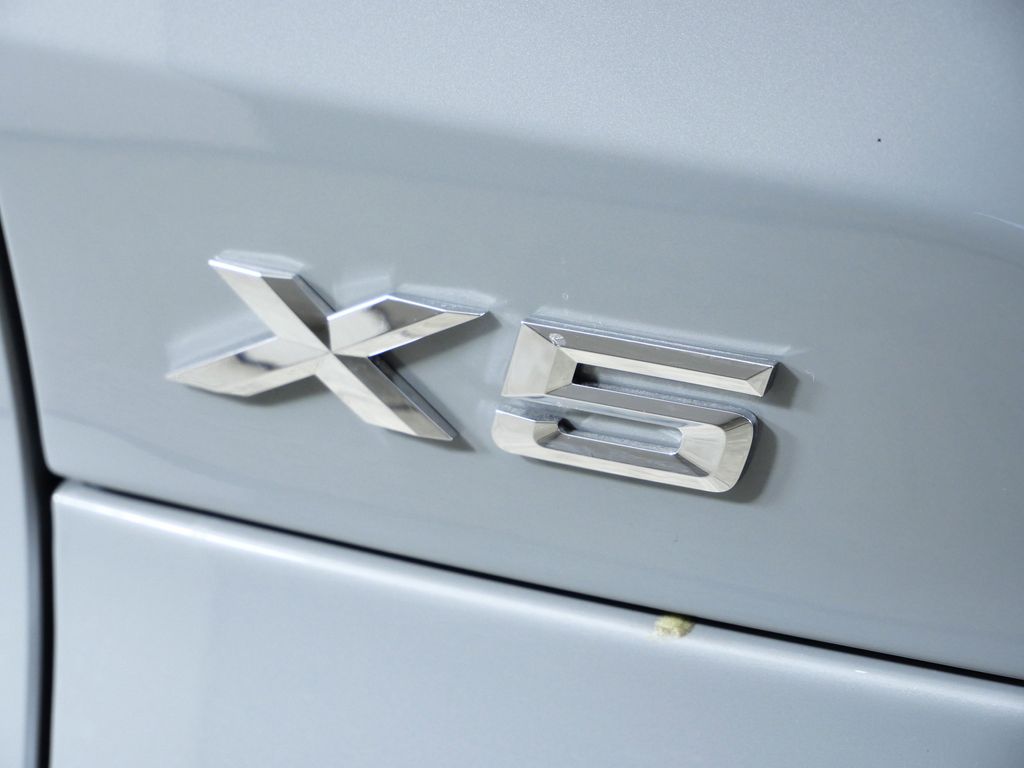 Thumbnail: 2026 BMW X5 - 13