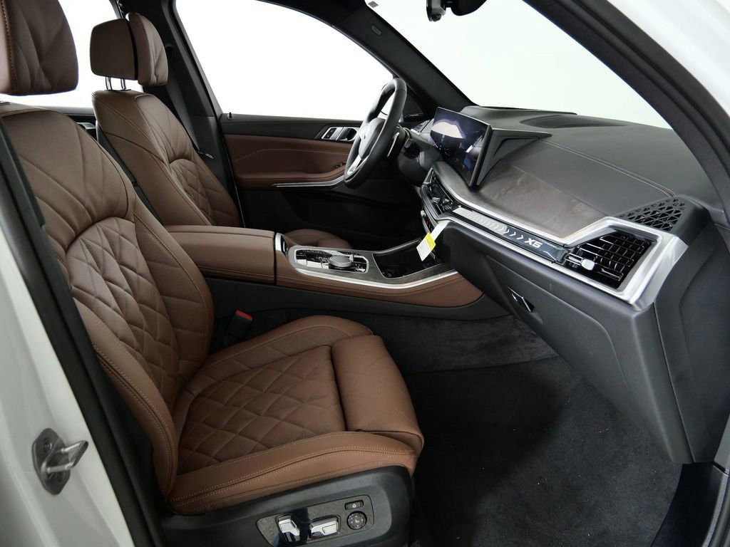 Thumbnail: 2026 BMW X5 - 21