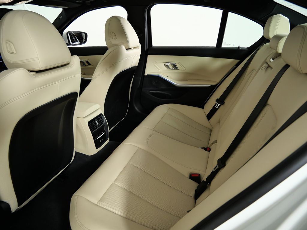 Thumbnail: 2025 BMW 3 Series - 35