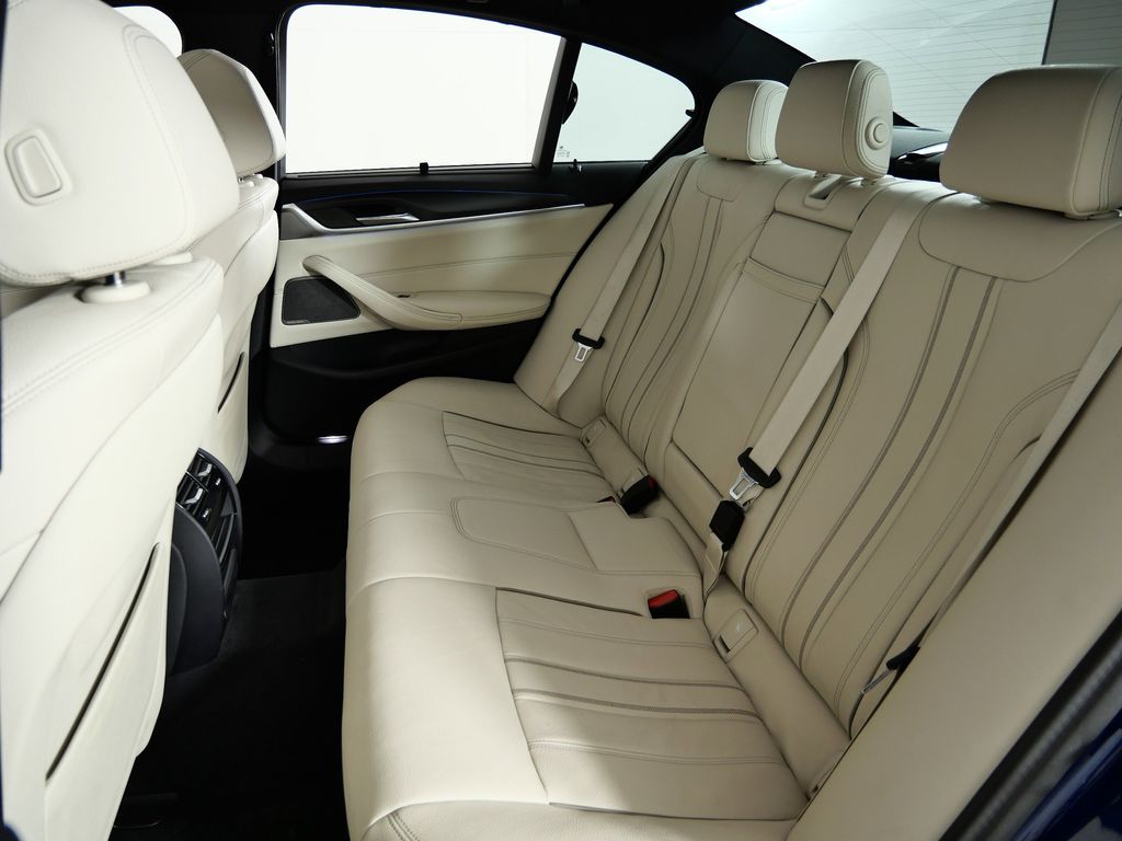 Thumbnail: 2023 BMW 5 Series - 36